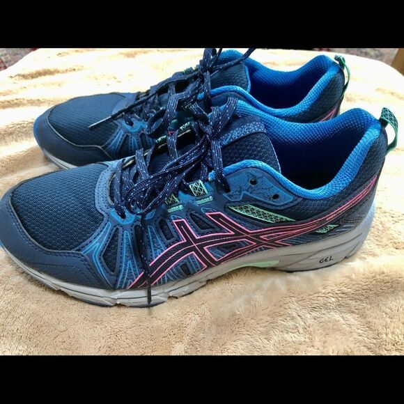 Like new Gel Adventure 7 Asics sneakers size 9 - Picture 1 of 5